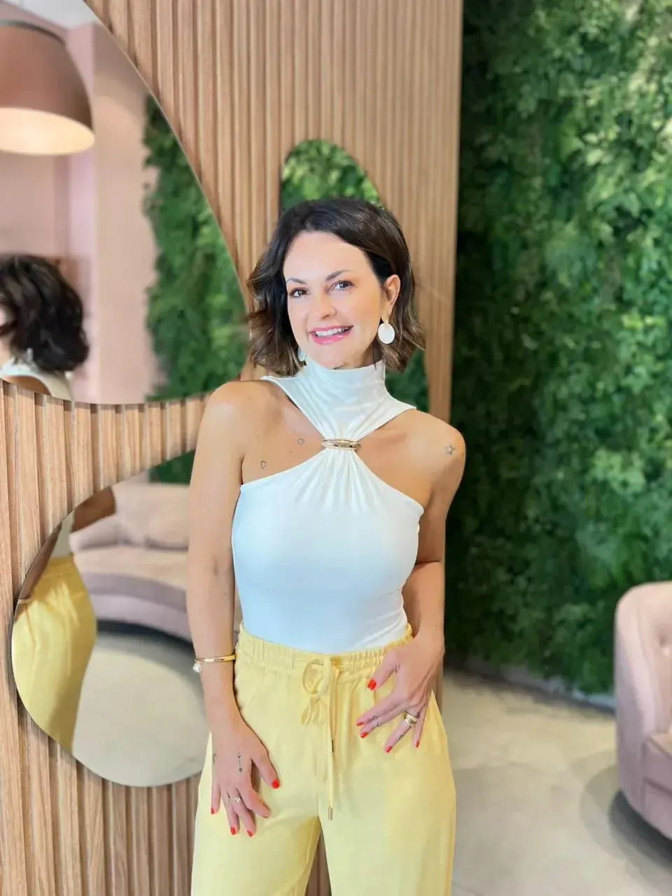 Body em Poliamida Gola Alta com Detalhe no Busto, Off-white