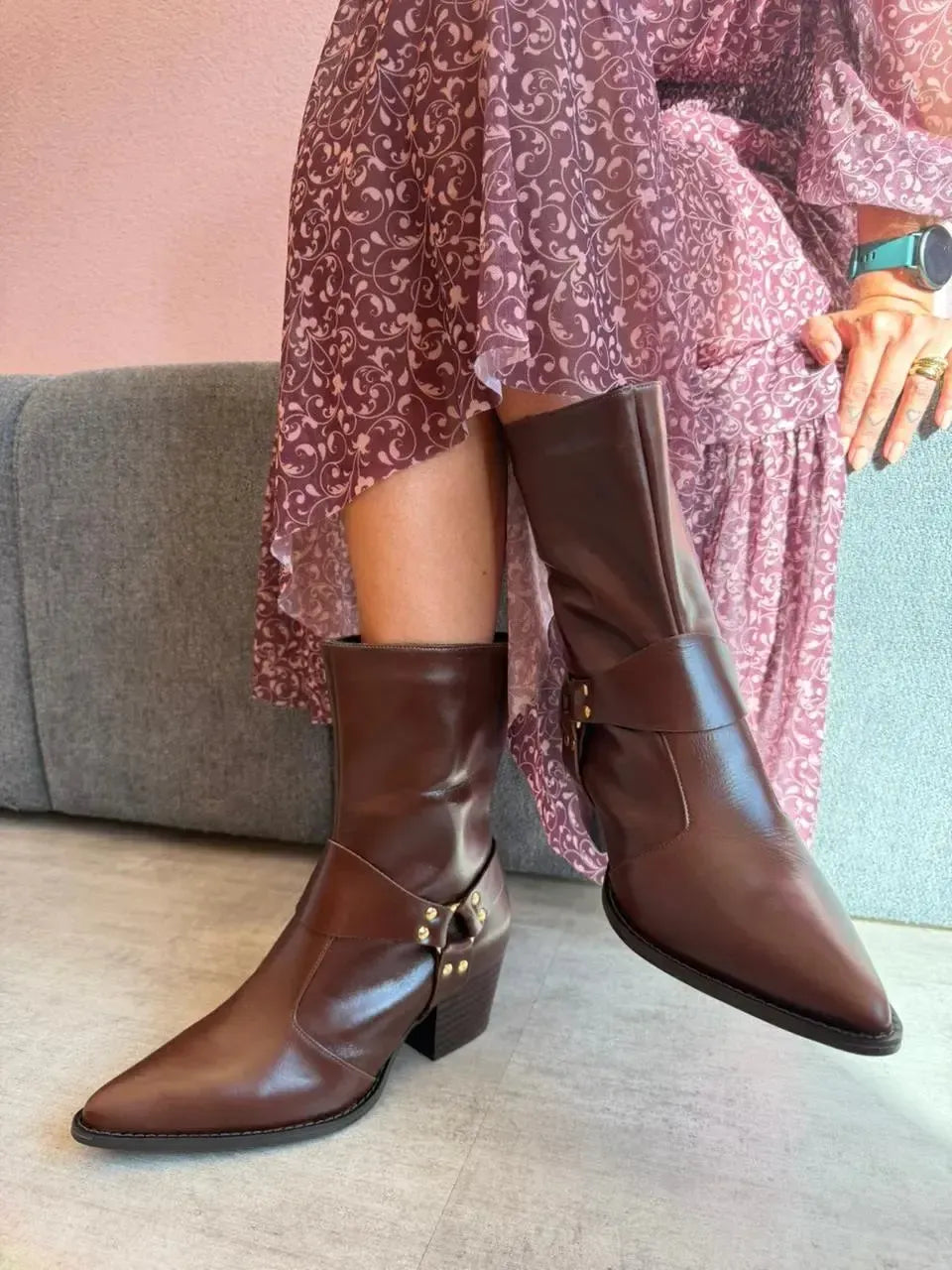 Bota Alice, Café