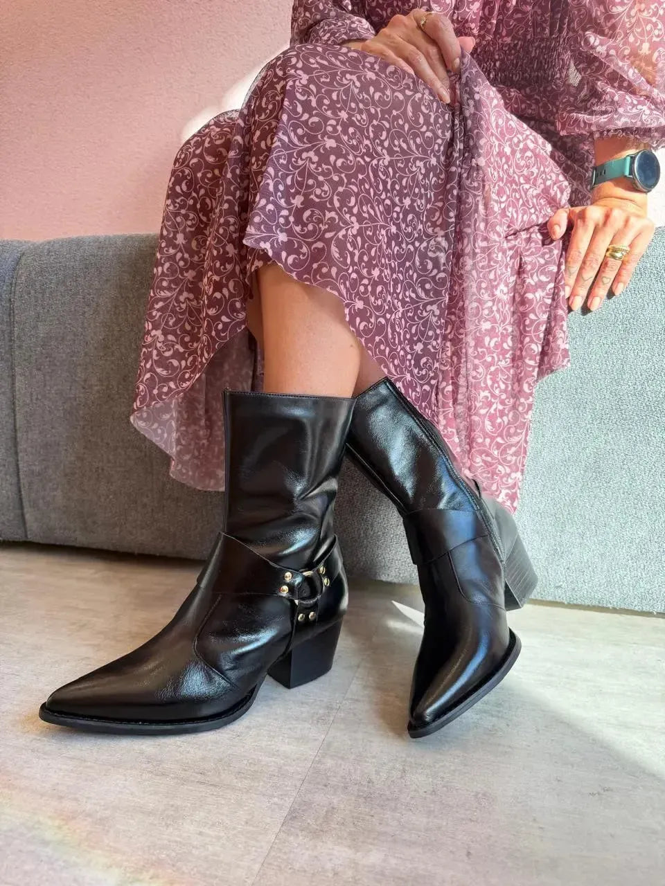 Bota Alice, Preta