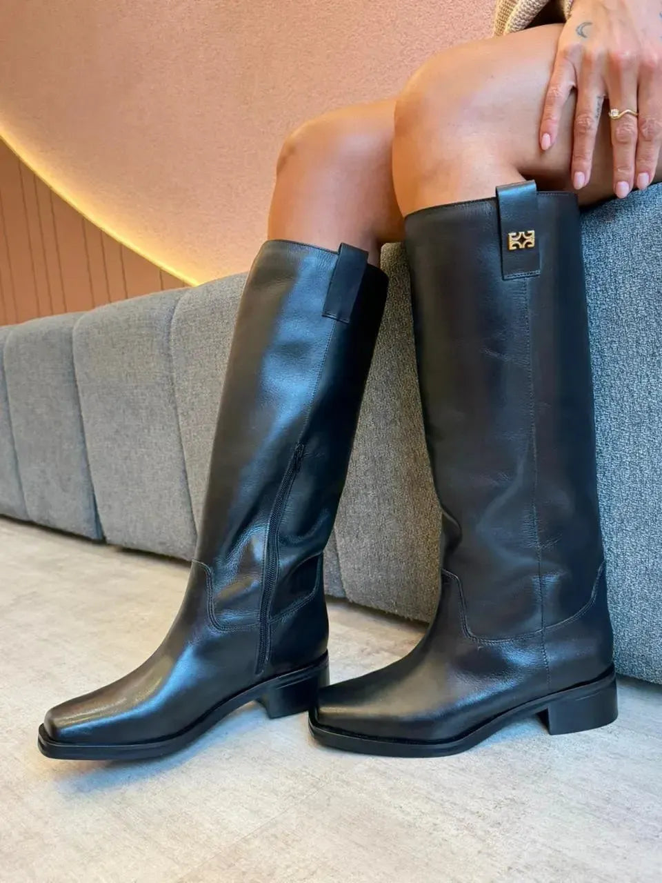 Bota Nayara, Preta