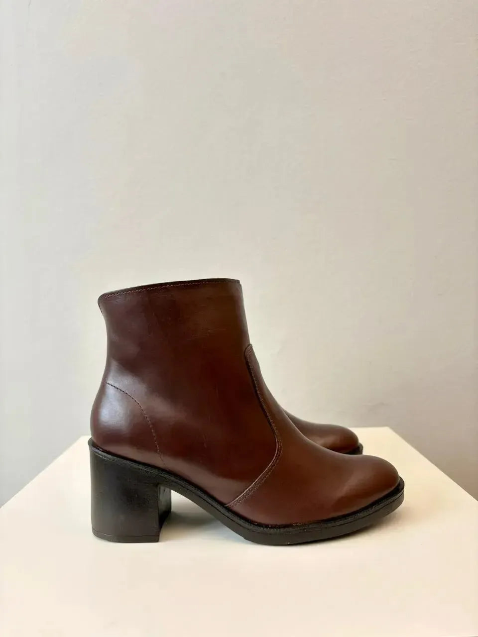Bota Paula, Café