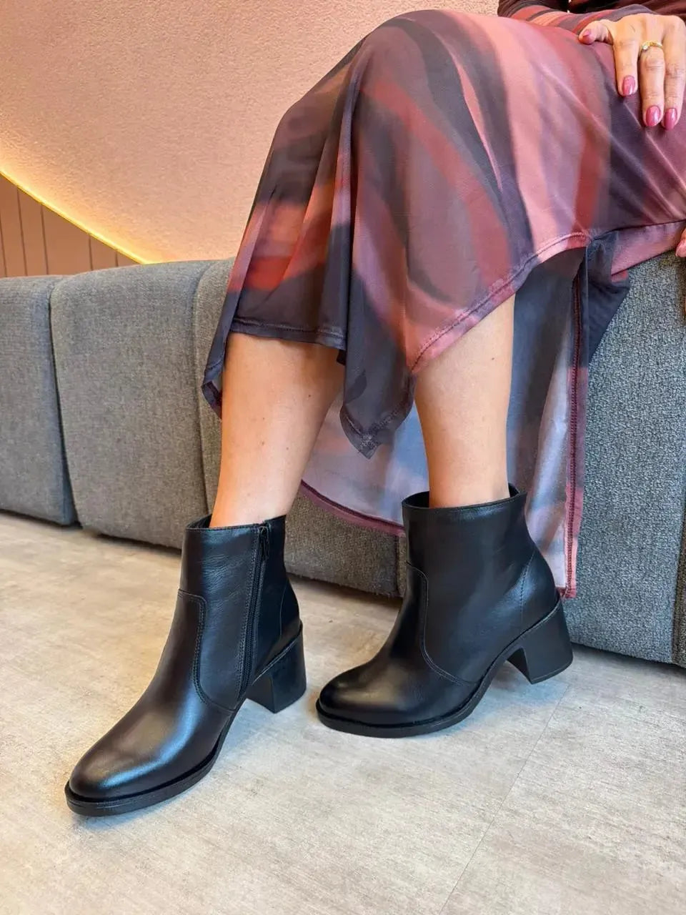 Bota Paula, Preta