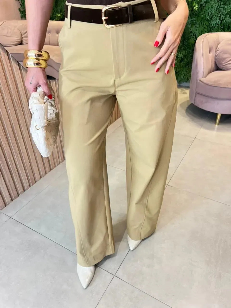 Calça Cintura Alta com Cinto em Veludo, Bege