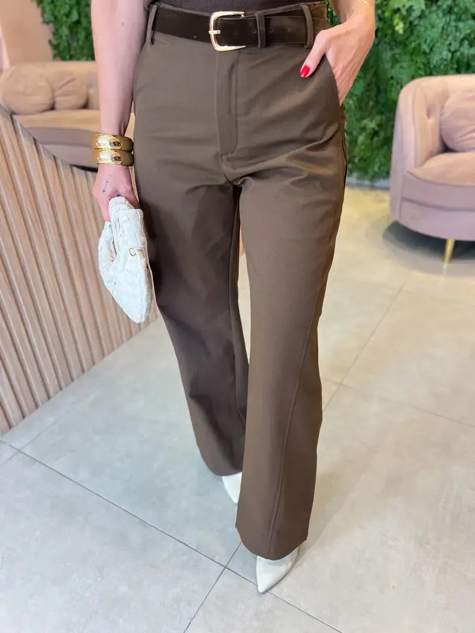 Calça Cintura Alta com Cinto em Veludo, Marrom