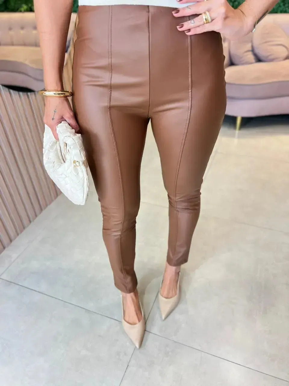 Calça Couro Eco Flanelada, Caramelo