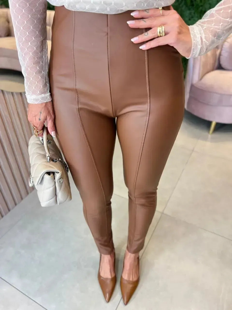 Calça Couro Eco Flanelada, Caramelo