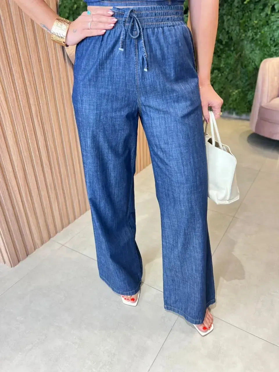 Calça Jeans com Cós de Elástico