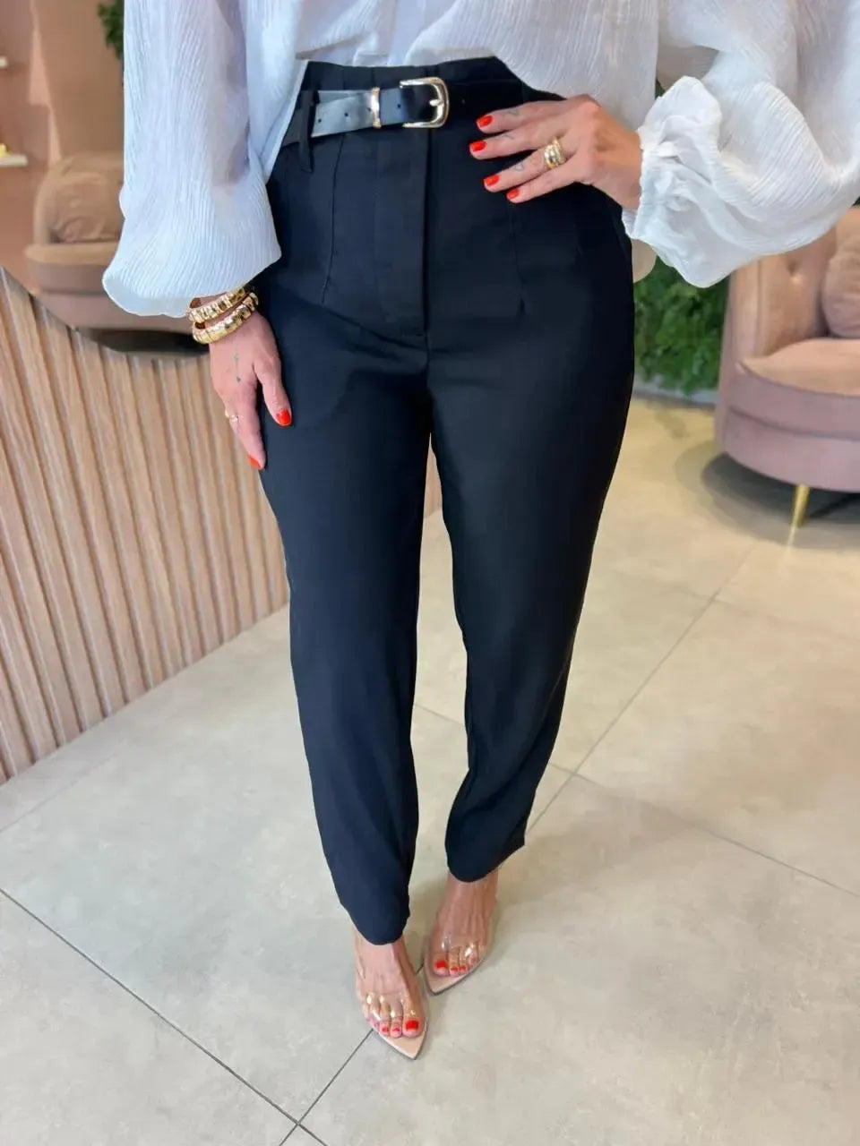 Calça Reta Cintura Alta em Alfaiataria, Preta