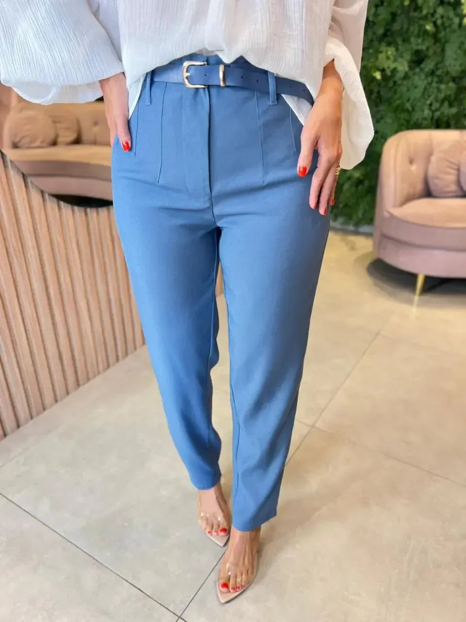 Calça Reta Cintura Alta em Alfaiataria com Cinto, Azul