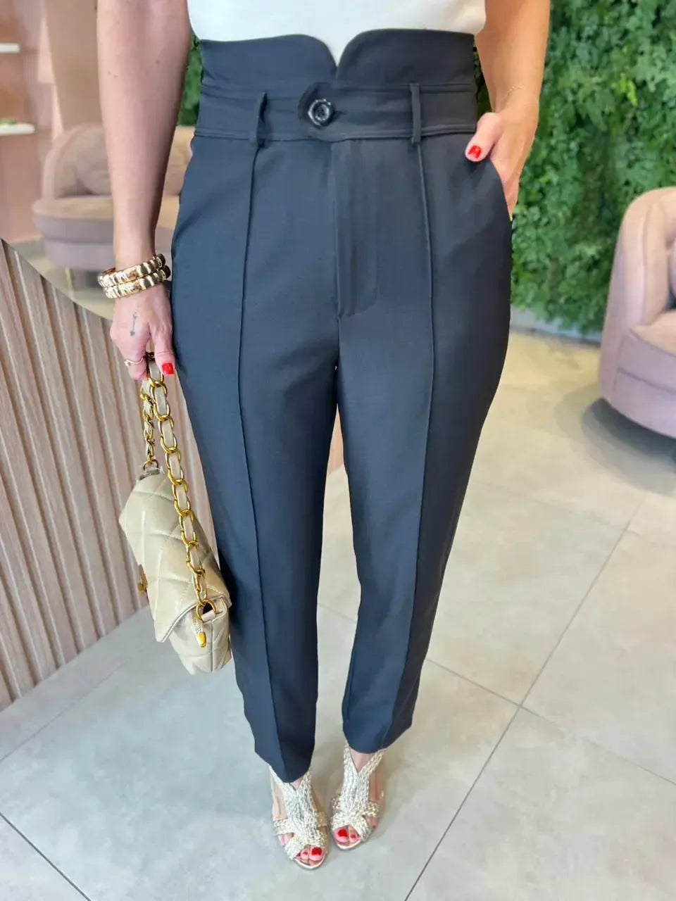 Calça Reta em Alfaiataria, Preta