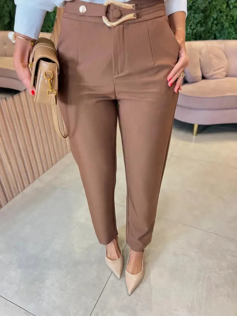 Calça com Detalhe em Alfaiataria, Marrom