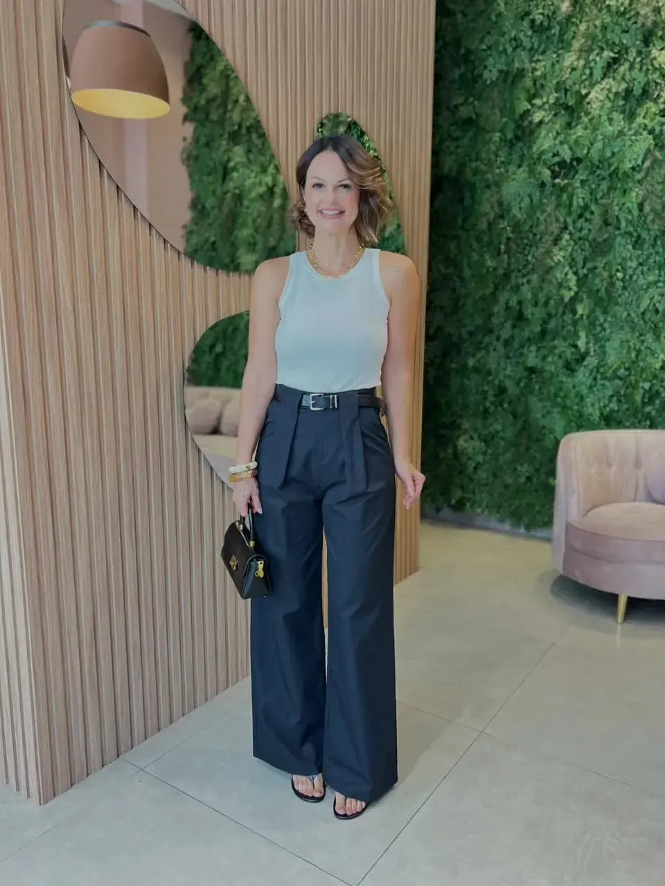 Calça com cinto, Preta