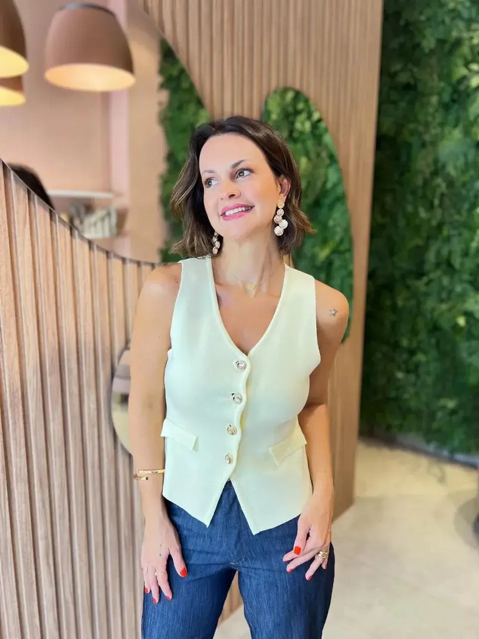 Colete com 4 Botões em Tricô Modal, Amarelo