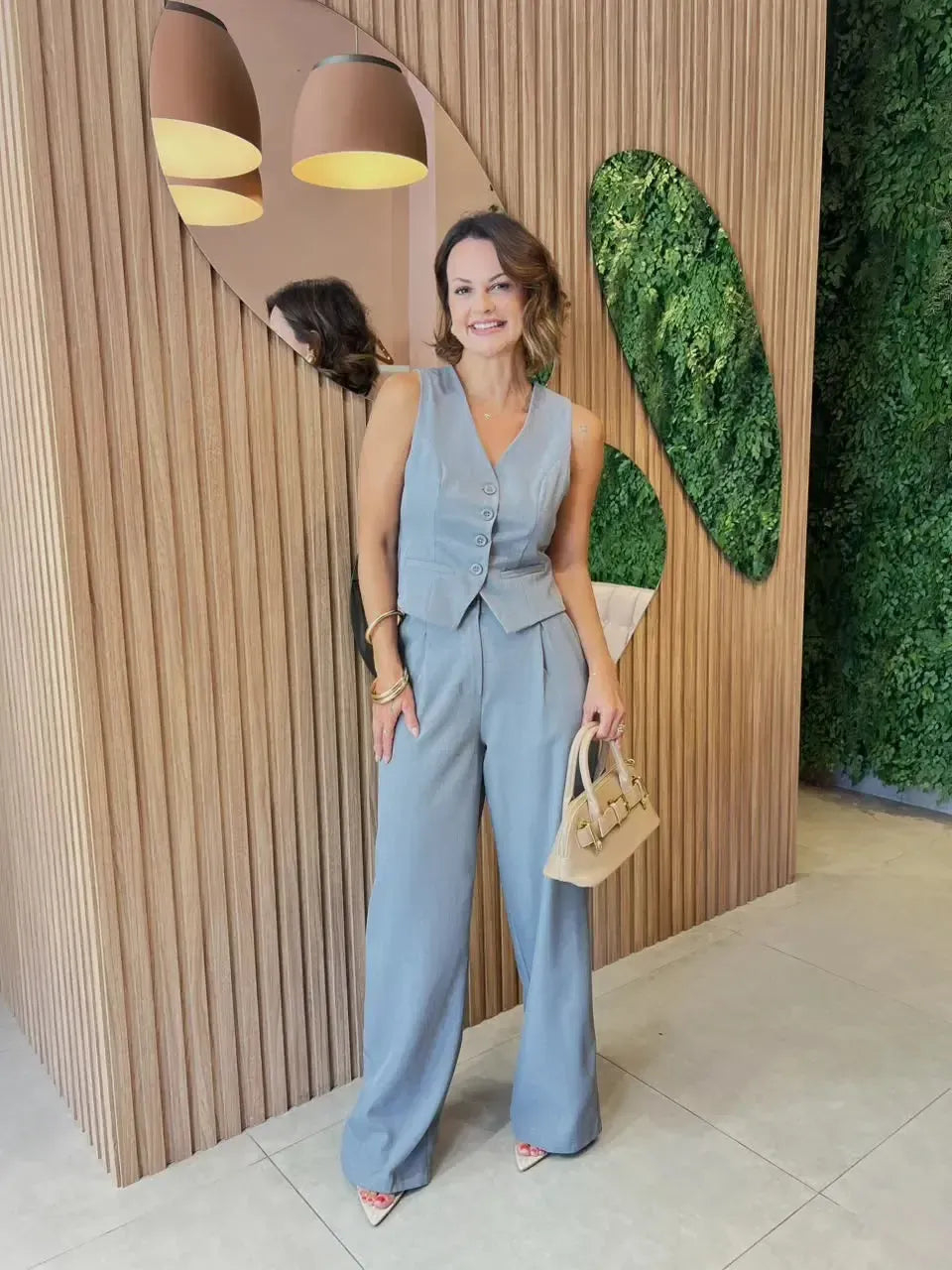 Conjunto Colete + Calça Pantalona em Alfaiataria, Cinza