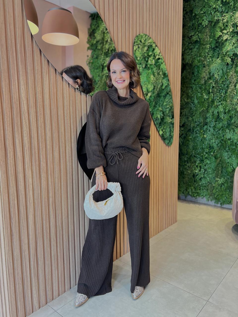Conjunto Tricô Mousse Calça + Blusa Gola Solta, Marrom