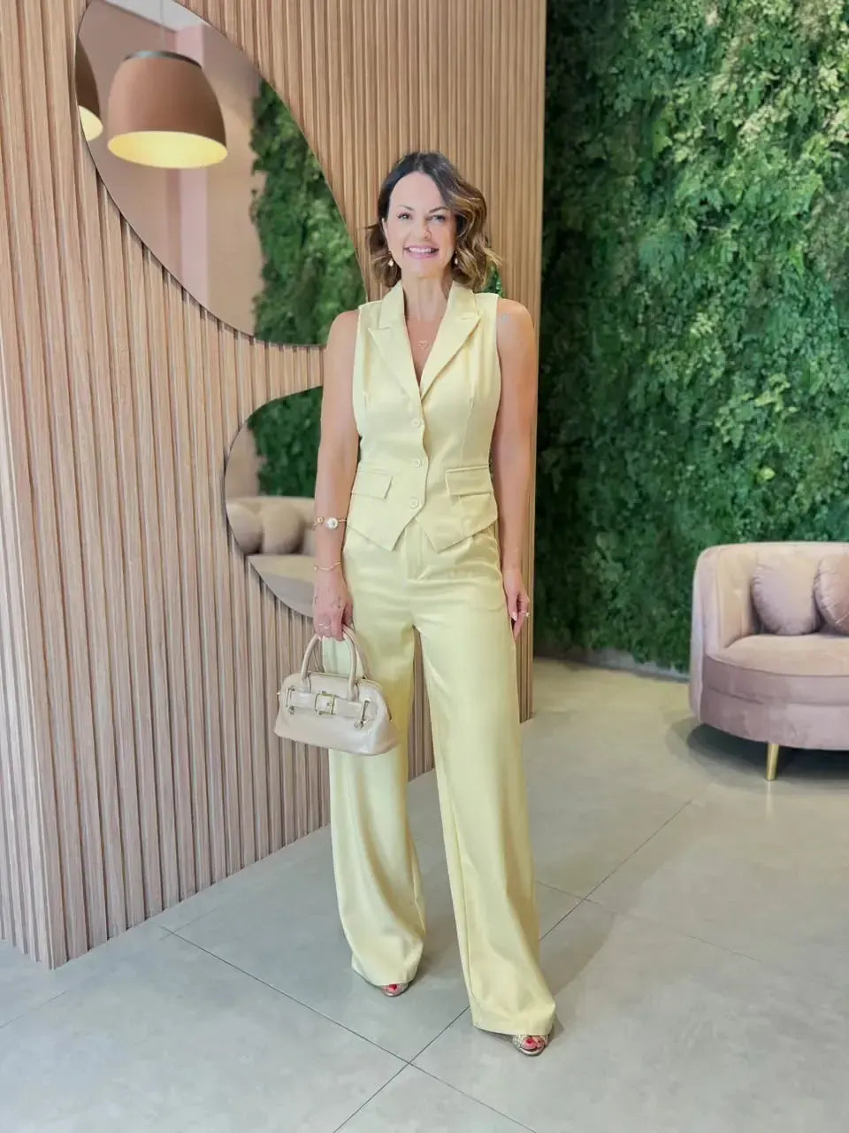 Conjunto em Alfaiataria Colete + Calça, Amarelo