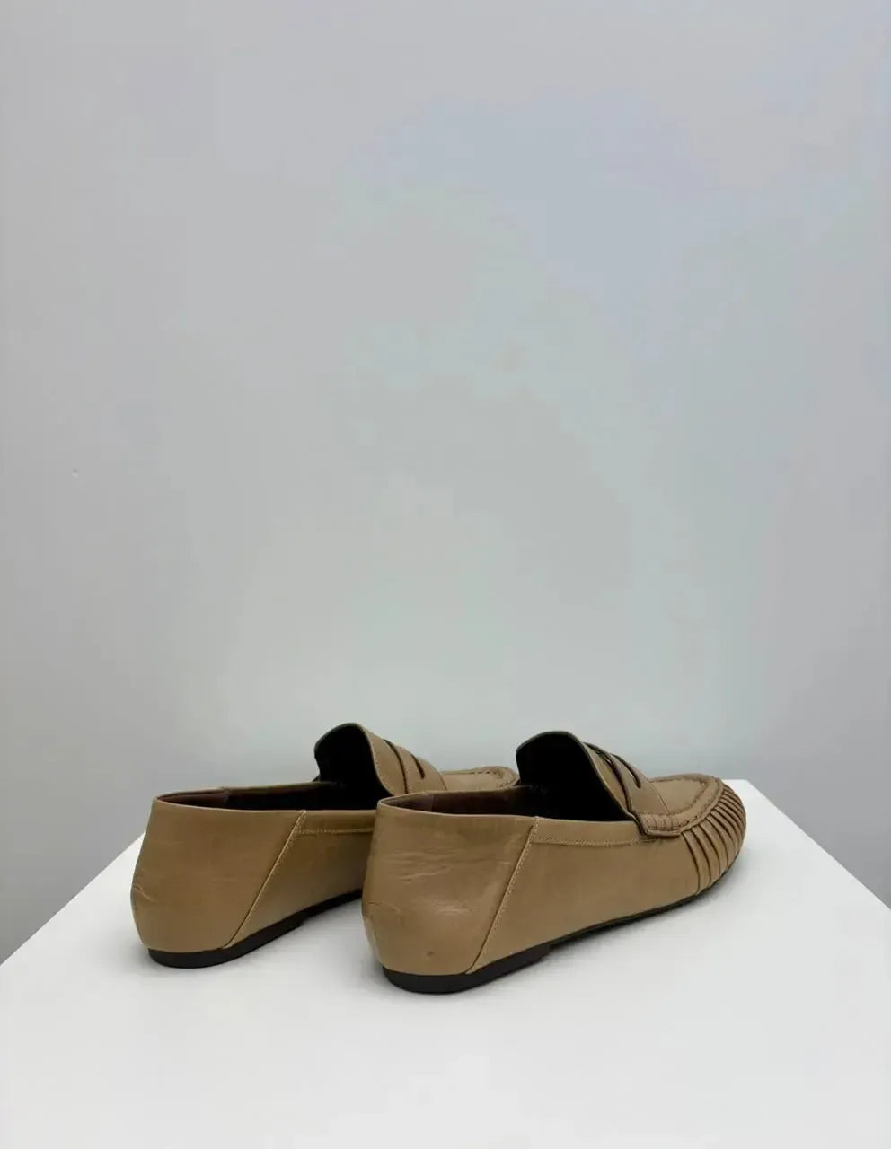 Mocassim Iara, Bege