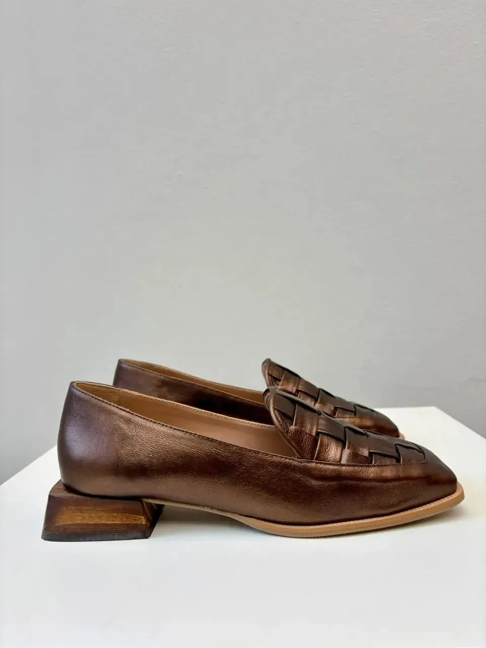 Mocassim Nina, Café Metalizado