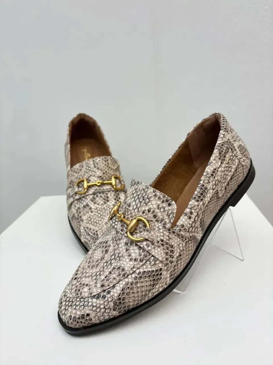 Mocassim Olivia, Piton