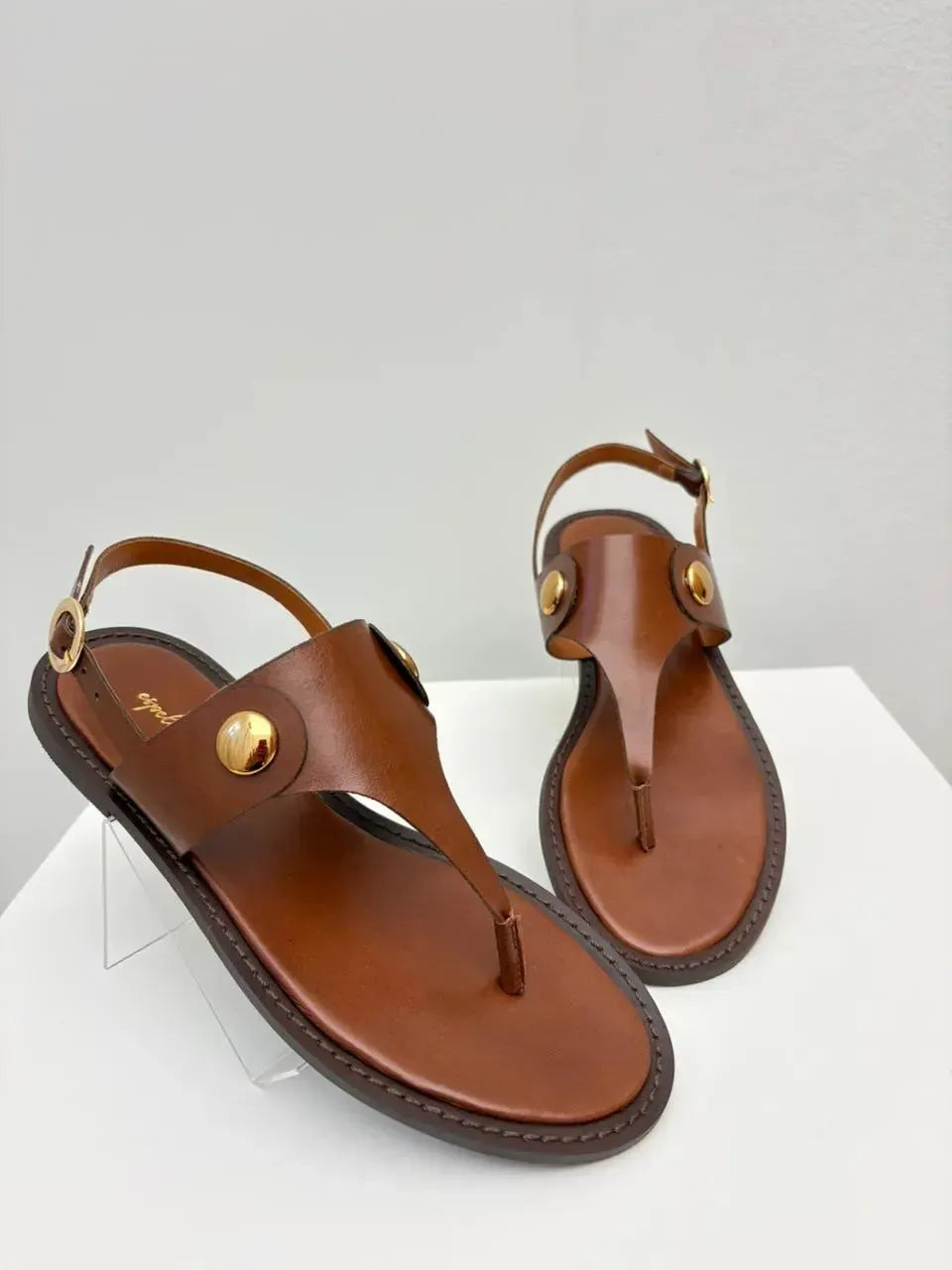 Rasteira Antonia, Caramelo