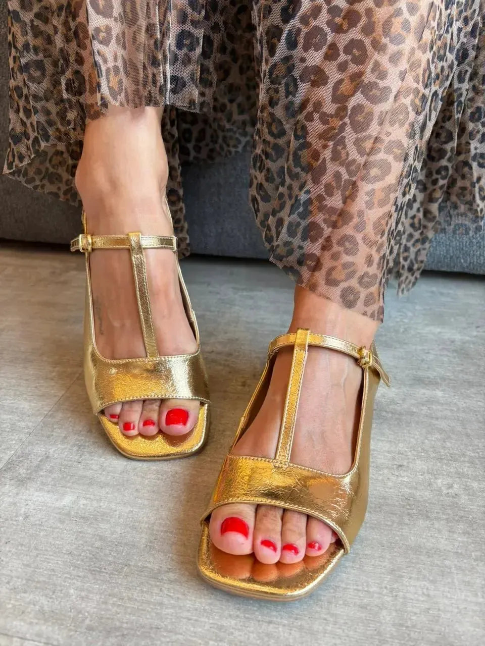 Rasteira Capri Dourada