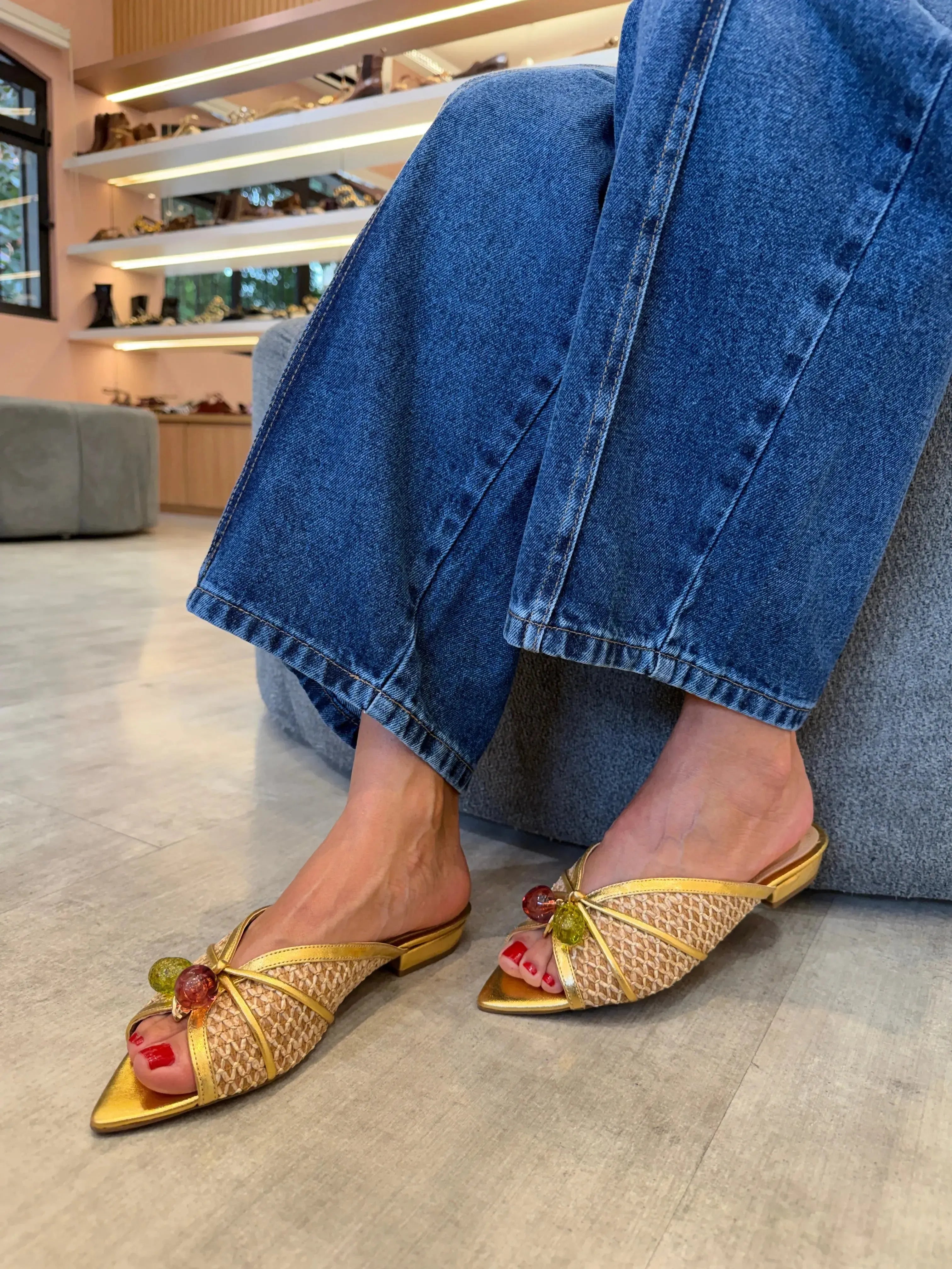 Rasteira Eva, Dourado