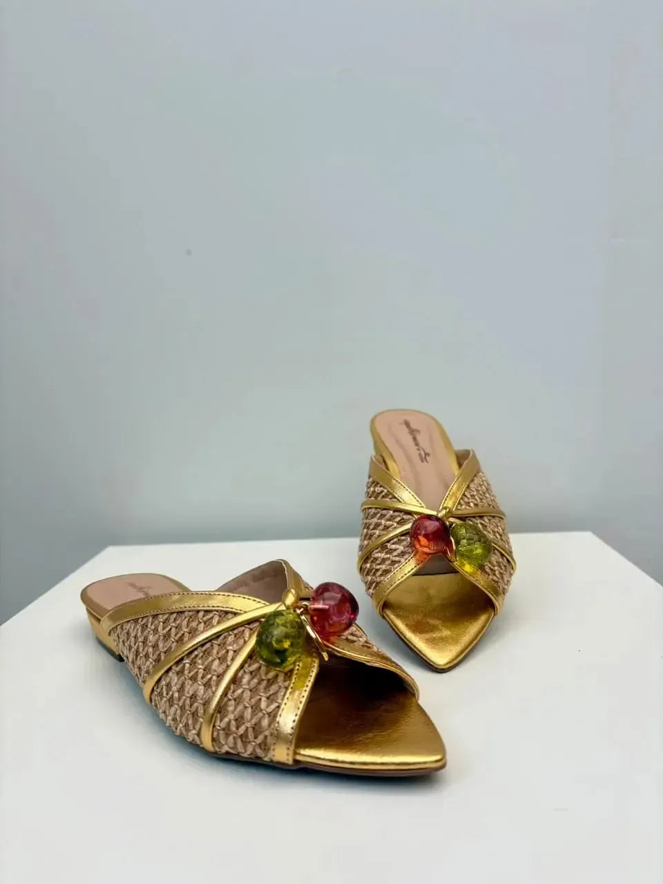 Rasteira Eva, Dourado