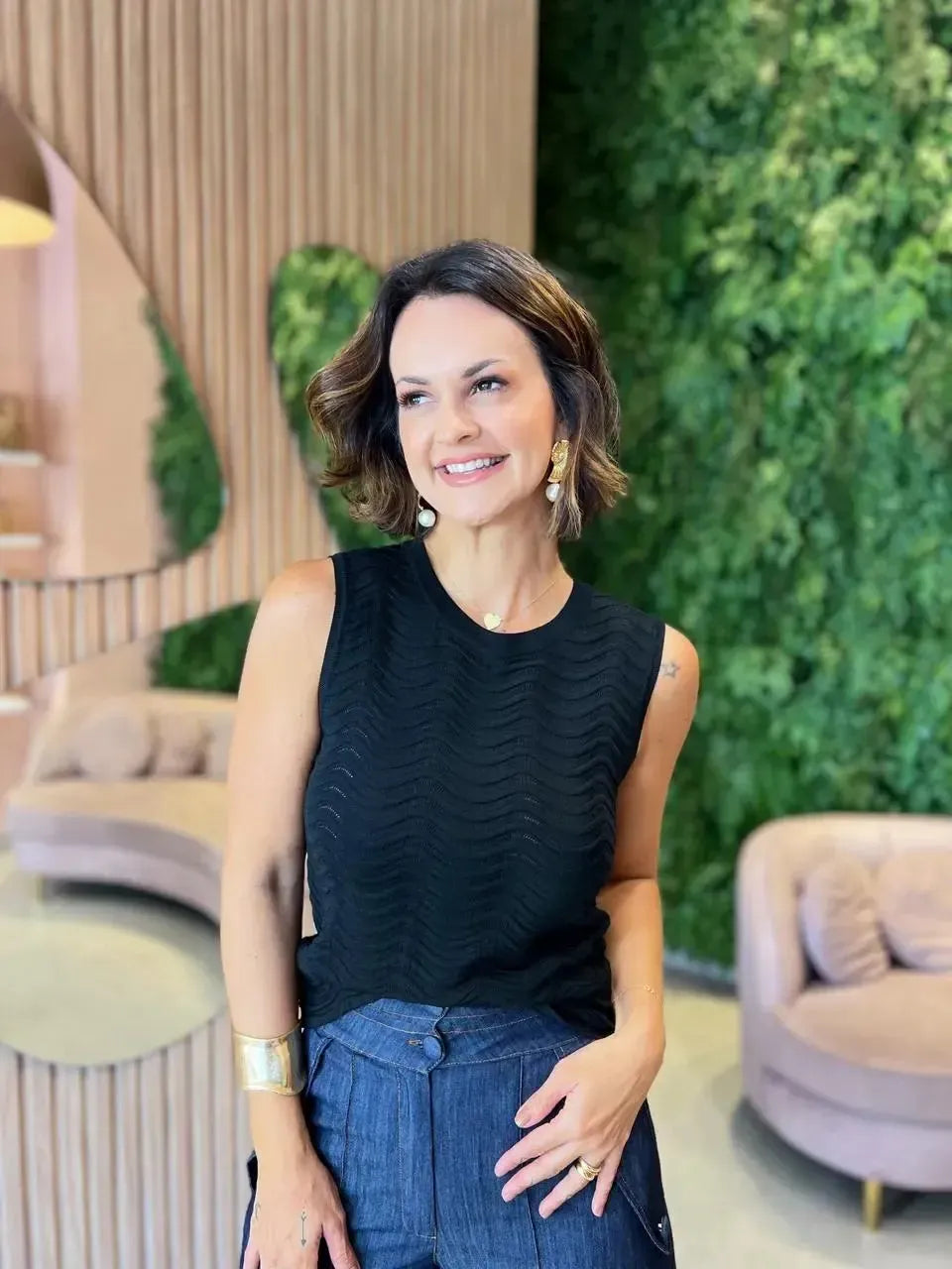 Regata em Linha detalhe no tecido , Preta