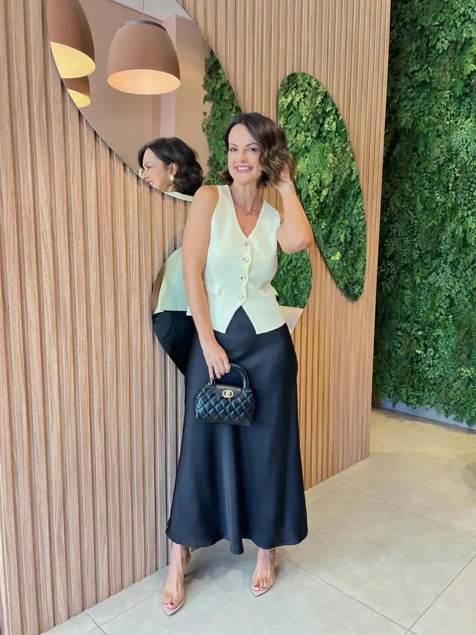 Saia Longa Acetinada, Preta