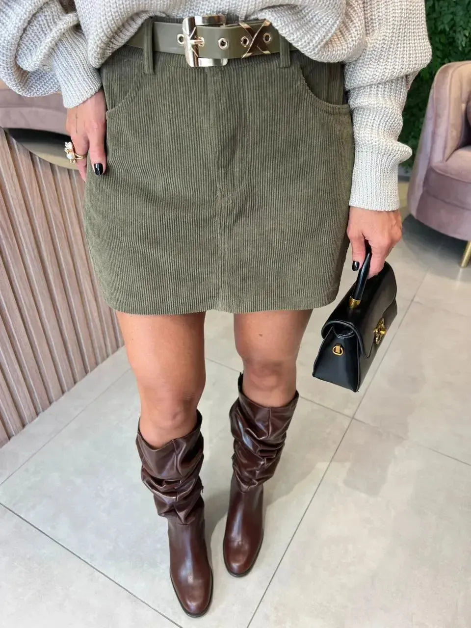 Saia Shorts em Veludo Cotele com Cinto, Verde