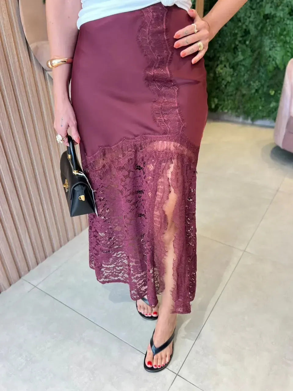 Saia em Cetim com Renda, Marsala