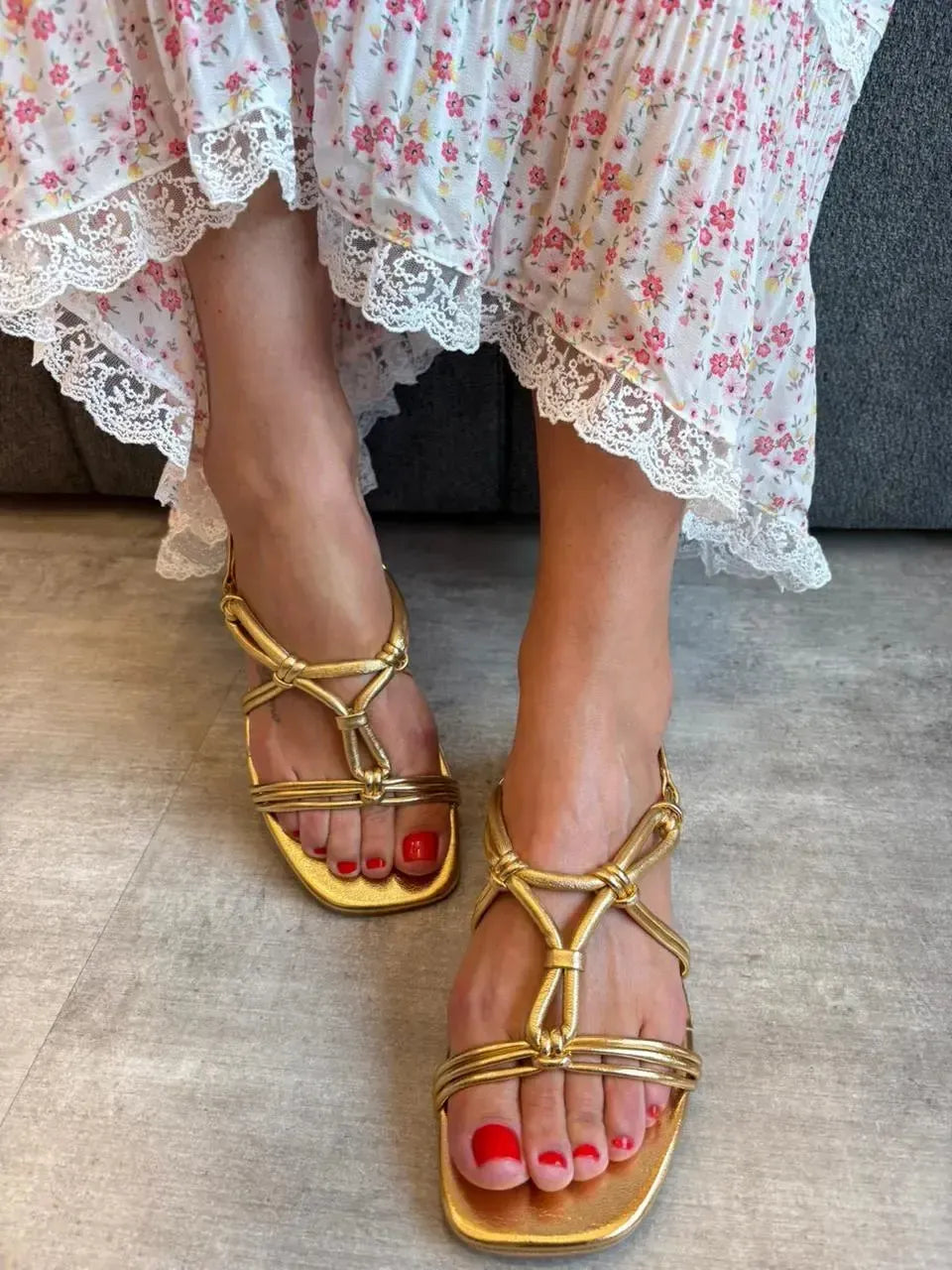 Sandália Bia, Dourada