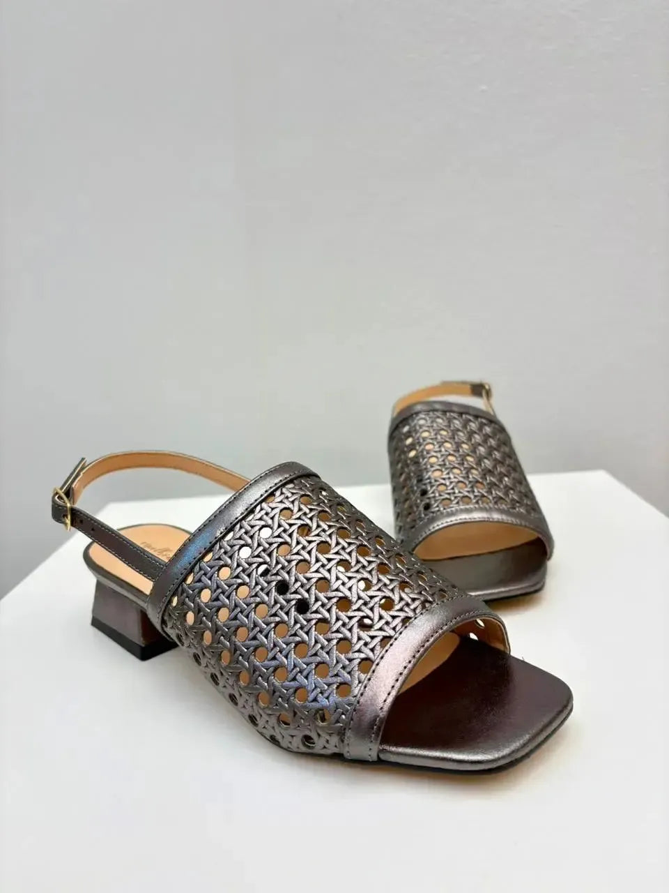 Sandália Helô, Prata Velho