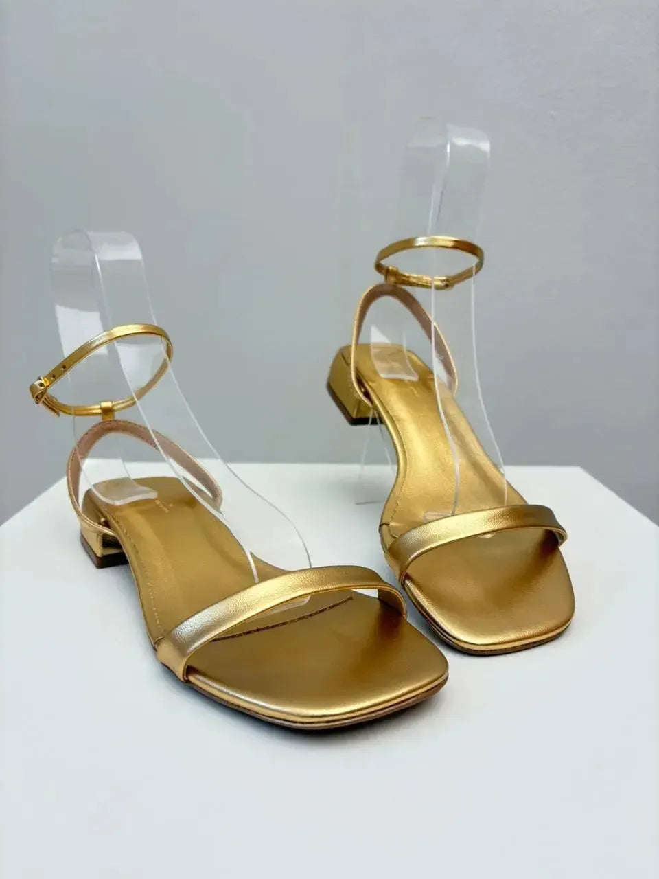 Sandália Maju, Ouro Light