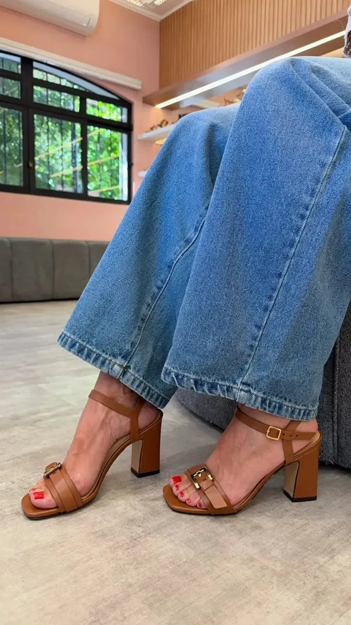 Sandália Patrícia, Caramelo