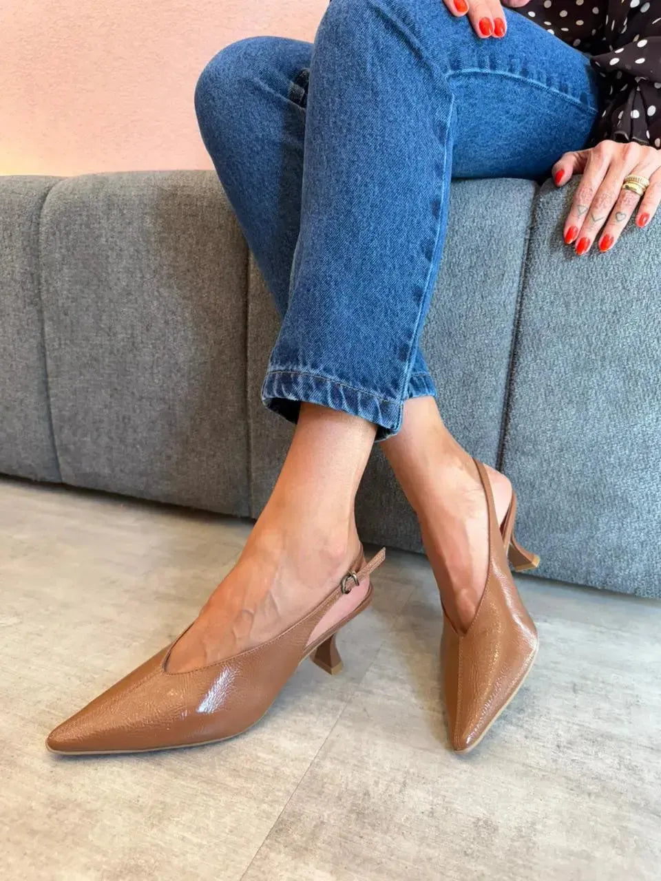 Scarpin Aline Slingback, Caramelo