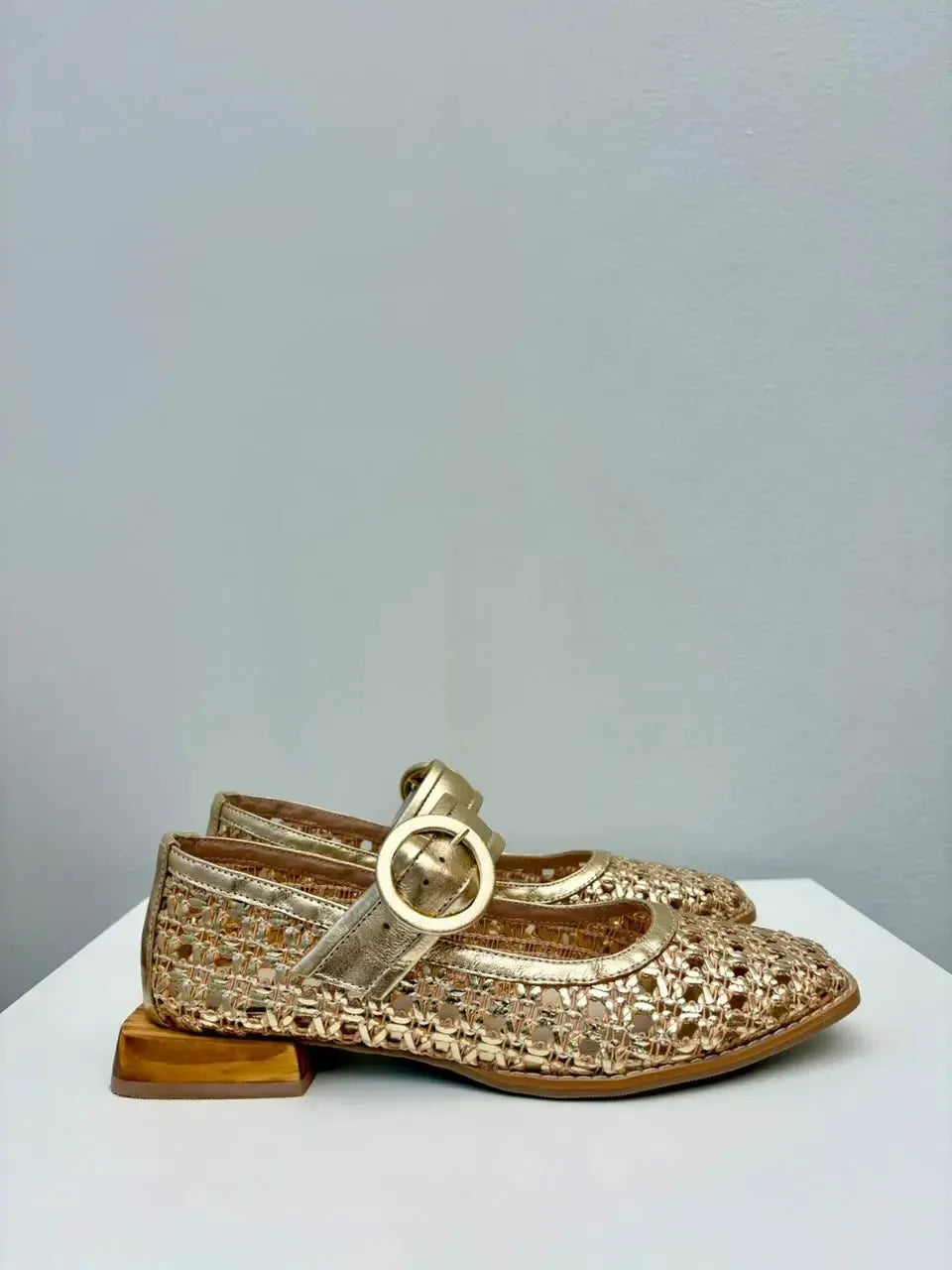 Scarpin Catarina, Ouro Light