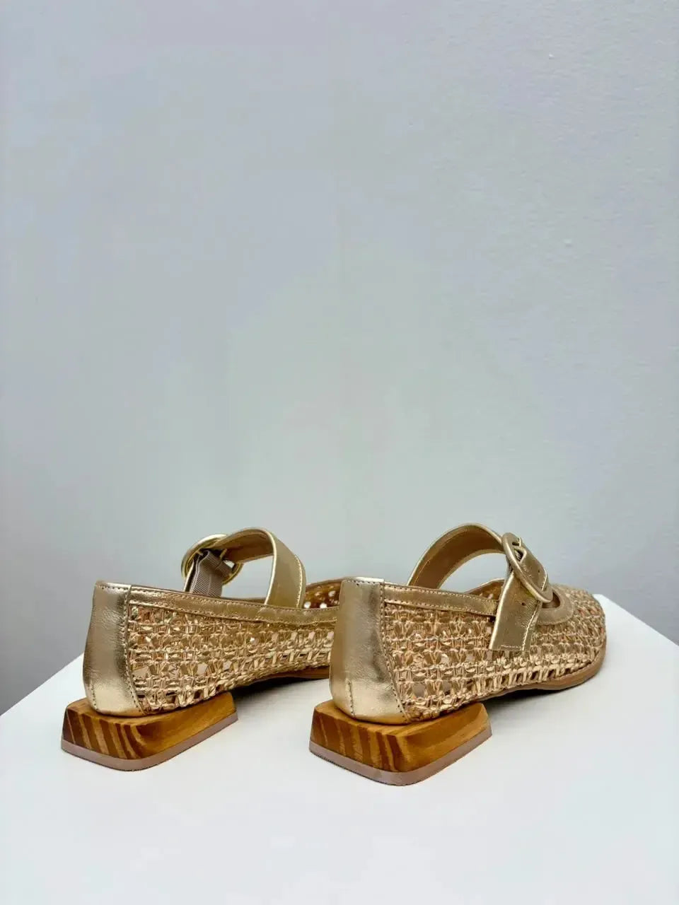 Scarpin Catarina, Ouro Light