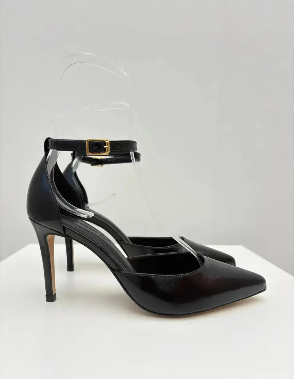 Scarpin Duda, Preto