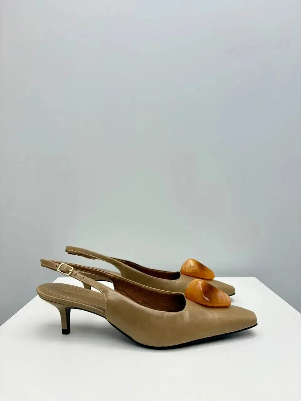 Scarpin Slingback Adriana, Oliva