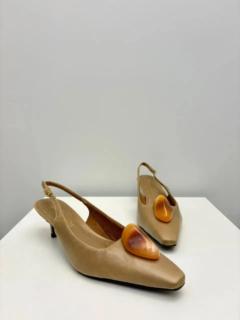 Scarpin Slingback Adriana, Oliva