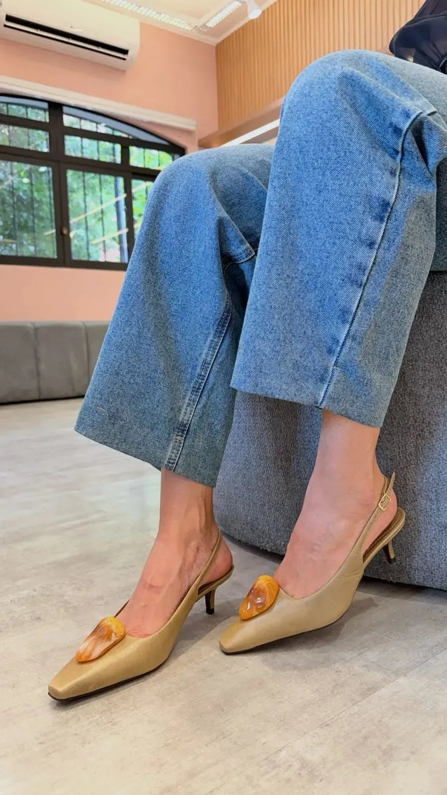 Scarpin Slingback Adriana, Oliva