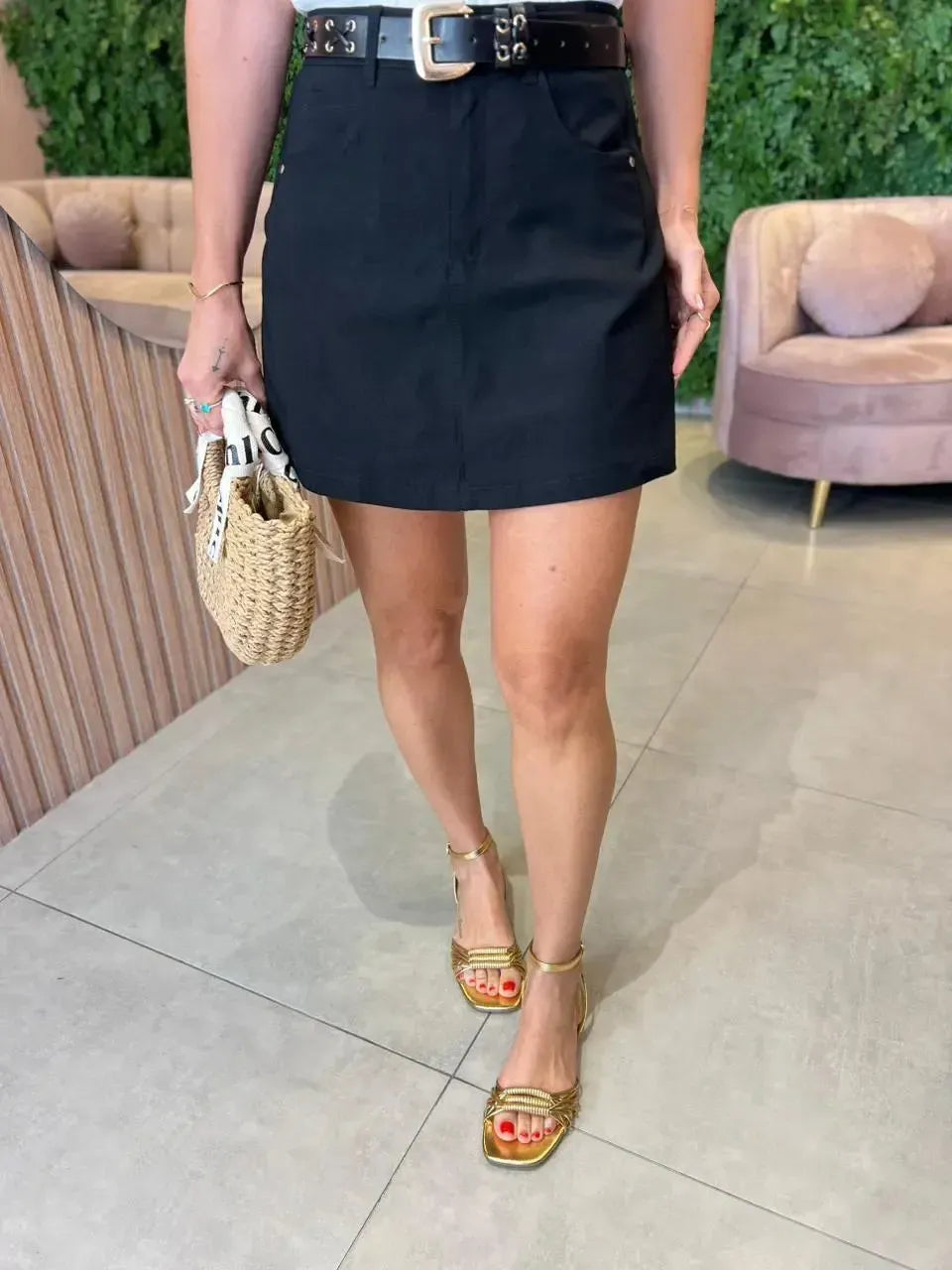Shorts Saia Básico com Cinto, Preto