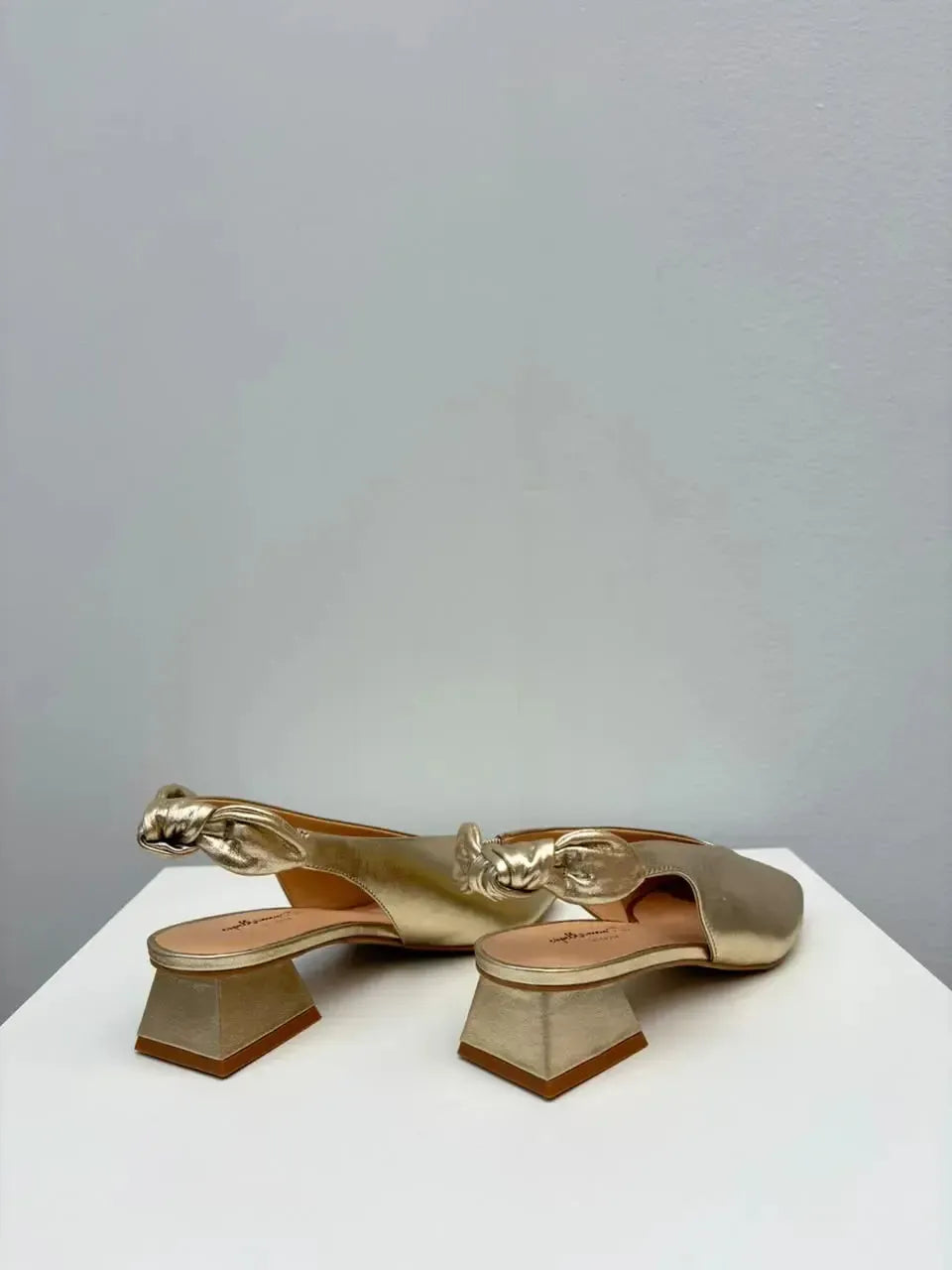 Slingback Peep Toe Ana, Ouro Light