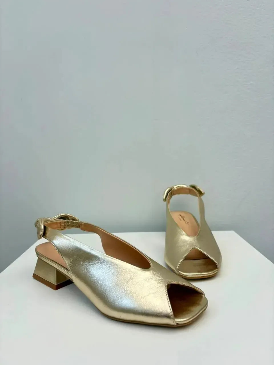 Slingback Peep Toe Ana, Ouro Light