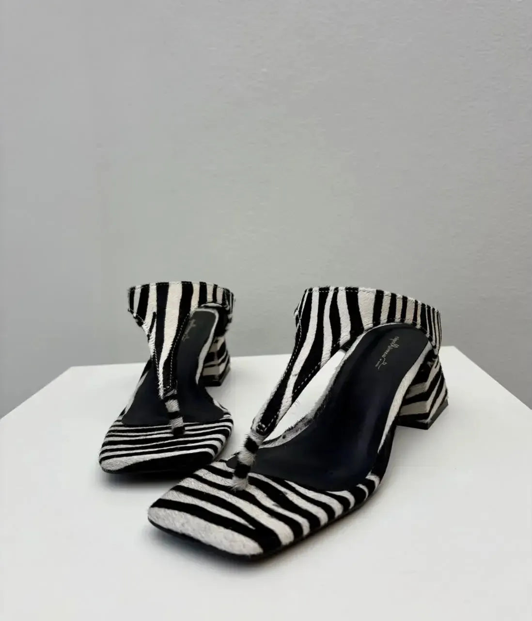 Tamanco Bianca, Zebra