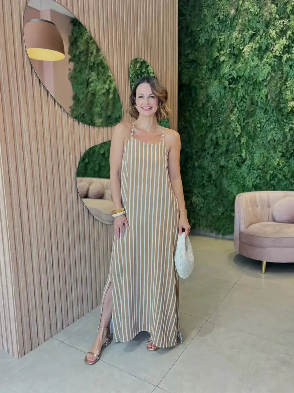 Vestido Longo em Crepe Listrado Bege