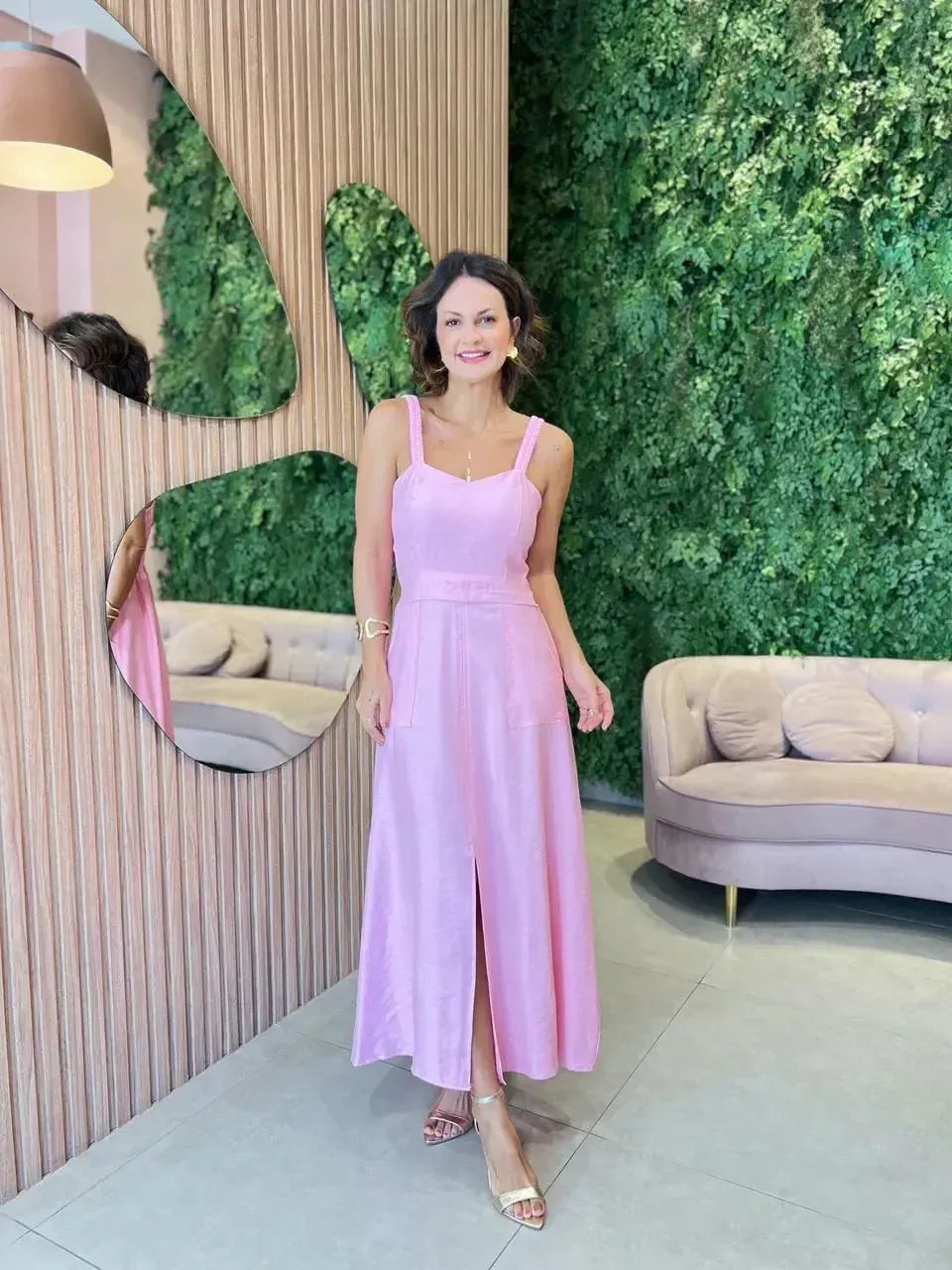 Vestido em Liocel Rosa com Bolso