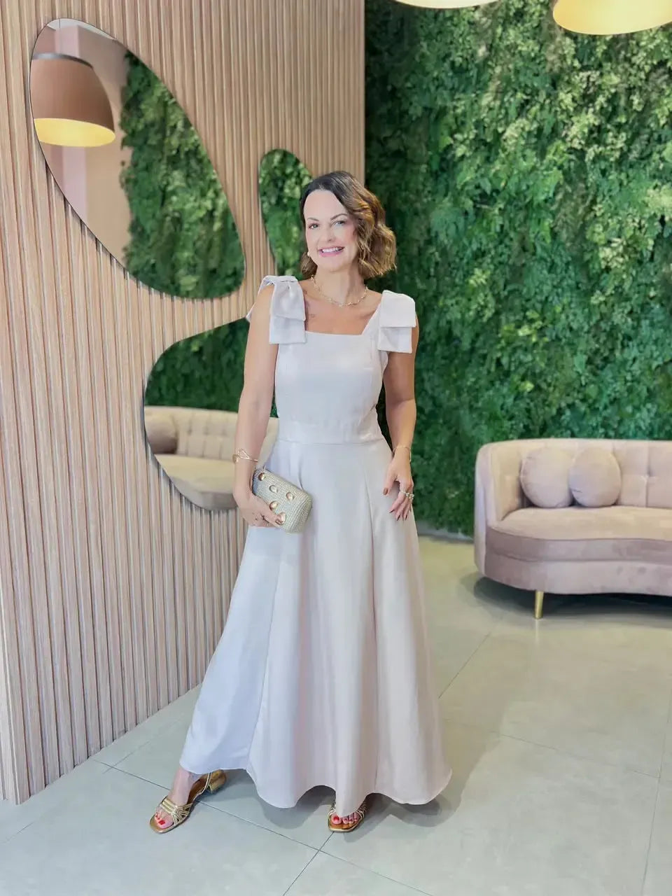 Vestido em Marrante com Laço no Ombro, Bege