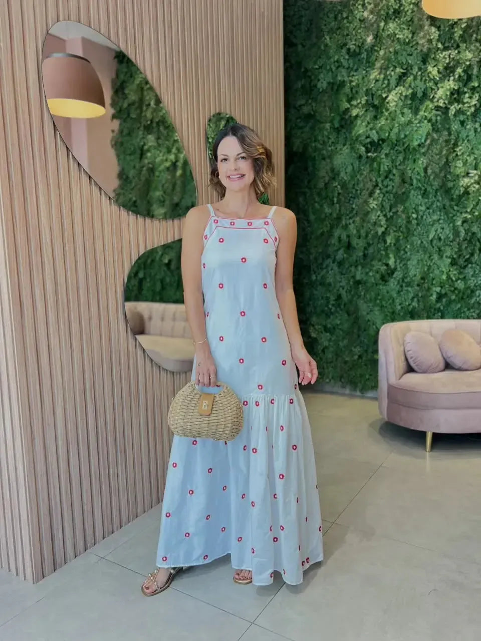 Vestido em Tricoline com Flor Bordada, Off White com Bordado Vermelho